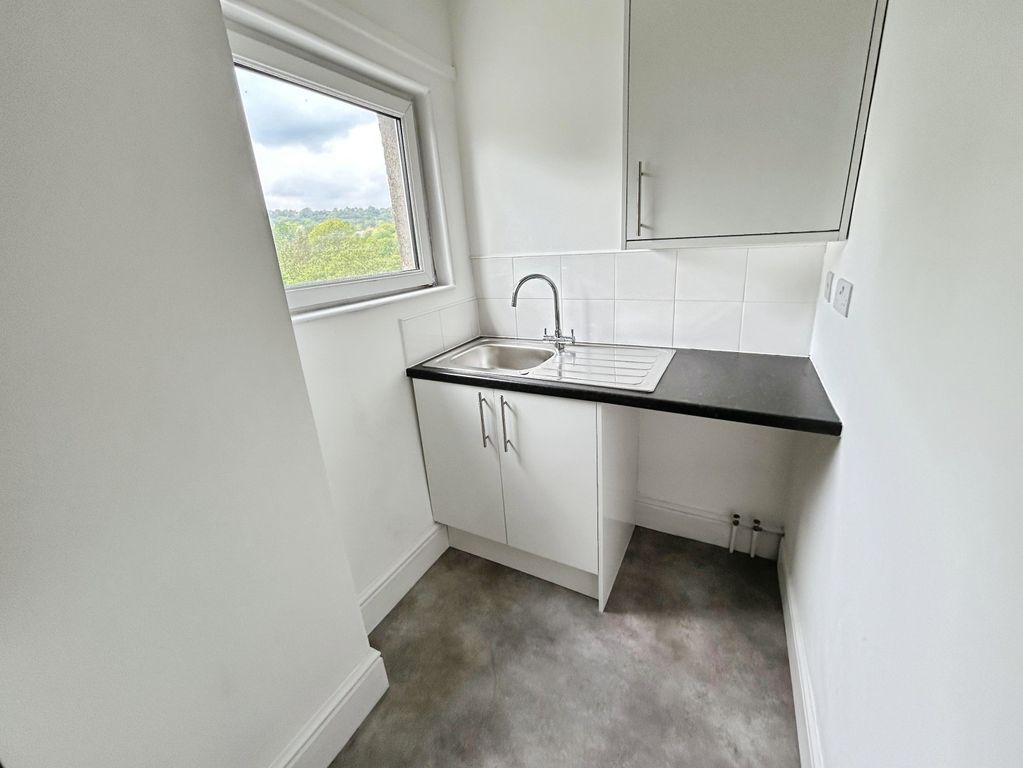 Additional image 4 of 1 bed flat to rentHigh Street, Fleur De Lis, Blackwood NP12