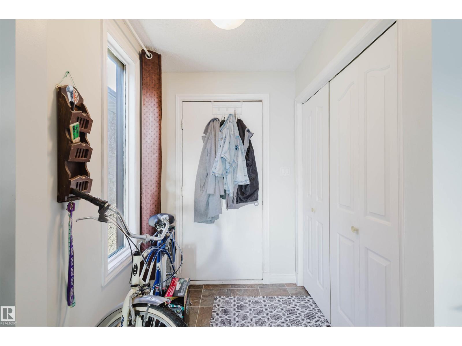 10831 80 Avenue NW, Edmonton, AB, T6E1V9 photo 3