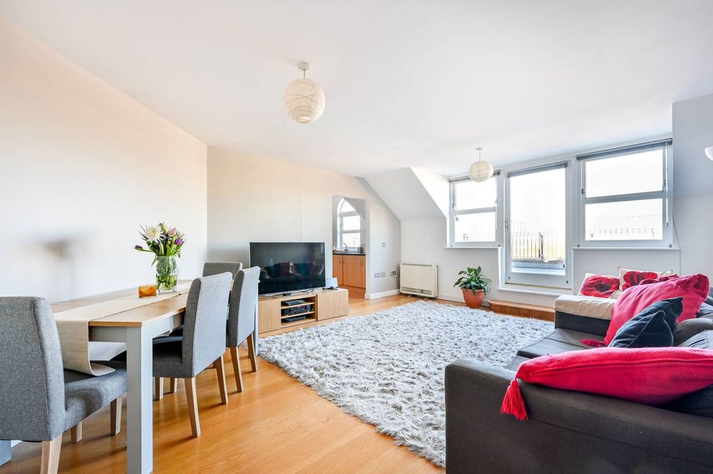 3 bed flat to rentSydenham Road, Guildford GU1