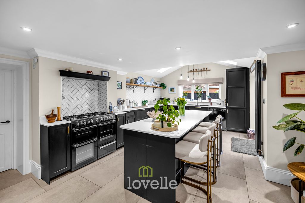 Additional image 3 of 5 bed detached house for saleArcher Road, Waltham DN37