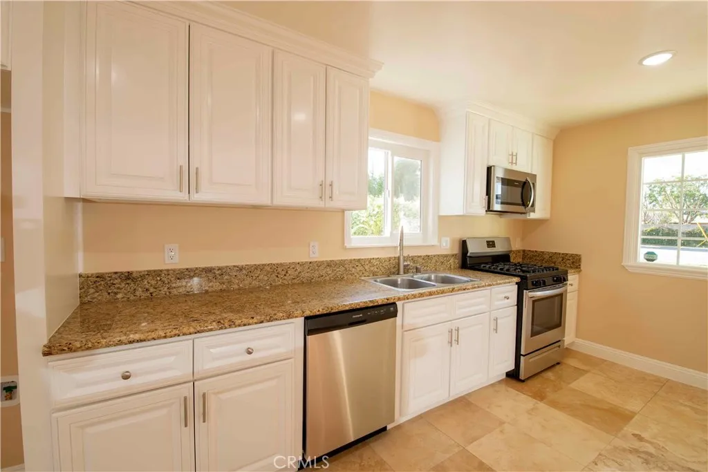 Additional image 20 of 22336 Saticoy St, Canoga Park, CA 91303