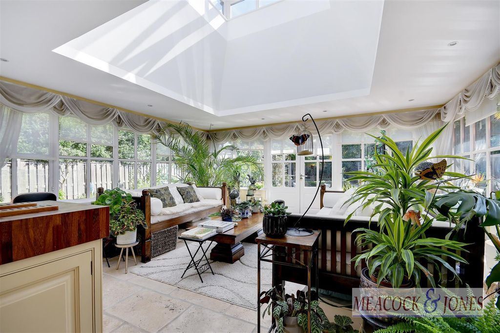 Additional image 12 of 7 bed detached house for saleHutton Mount, Brentwood CM13