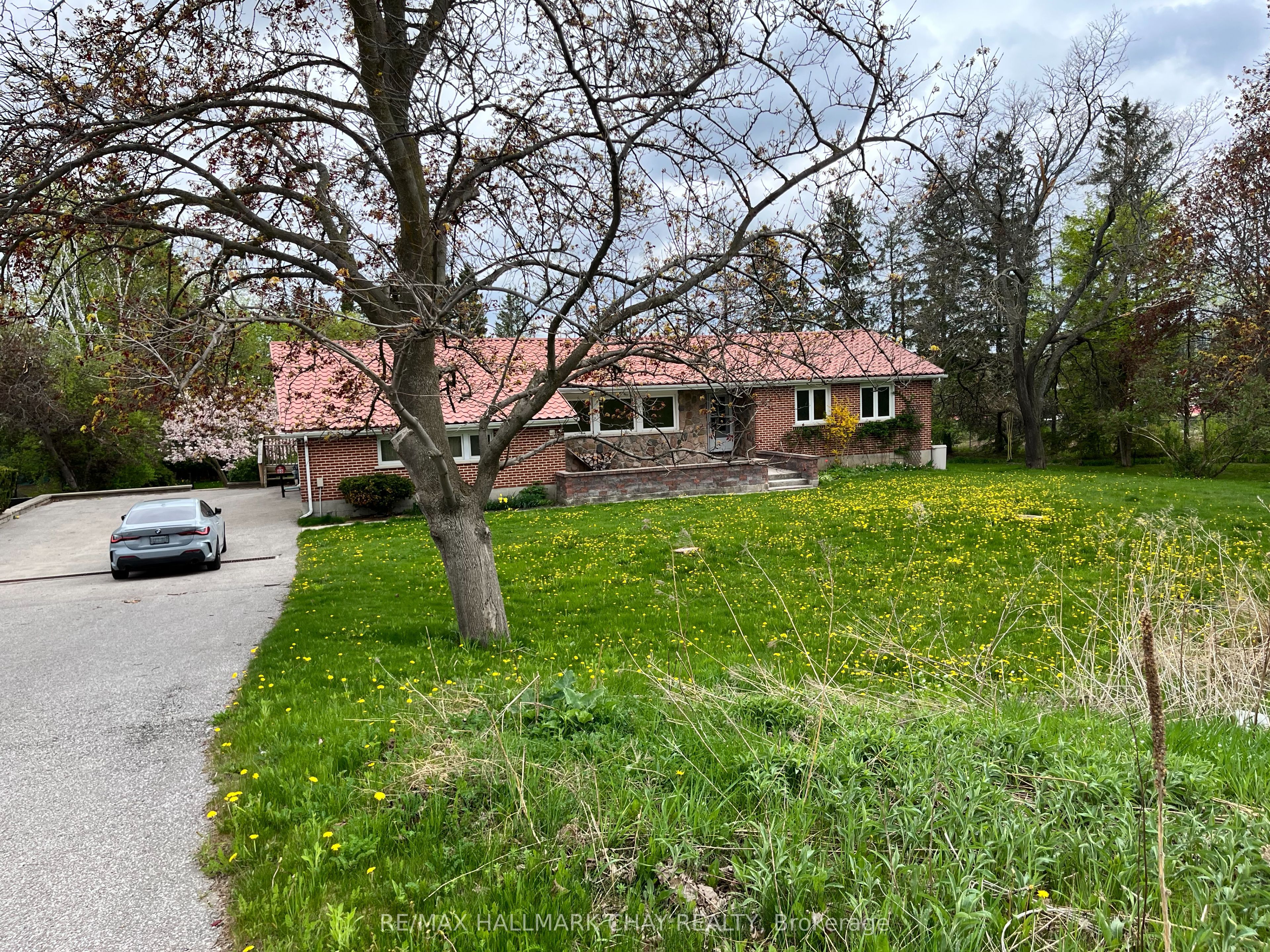 595 Big Bay Point Road E, Barrie, ON, L4N 3Z9