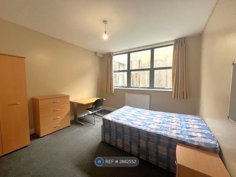 St Augustines Parade, Bristol BS1, Room to rent