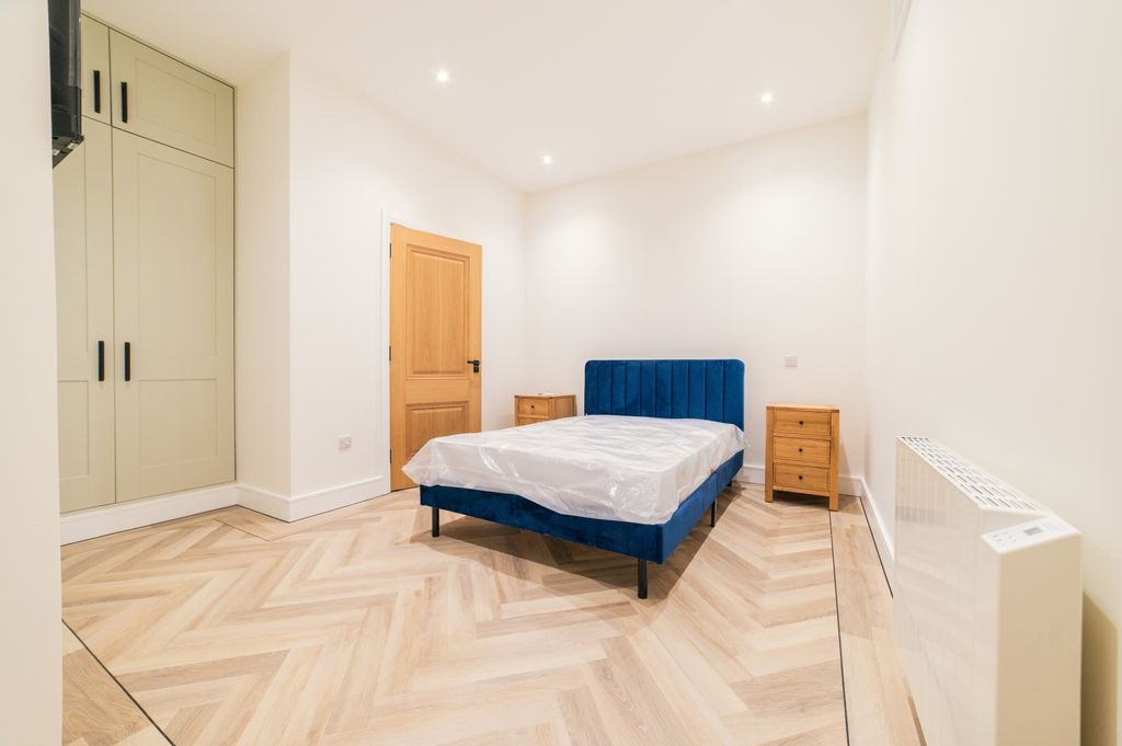 Additional image 24 of 3 bed flat to rentPark Place, City Centre CF10