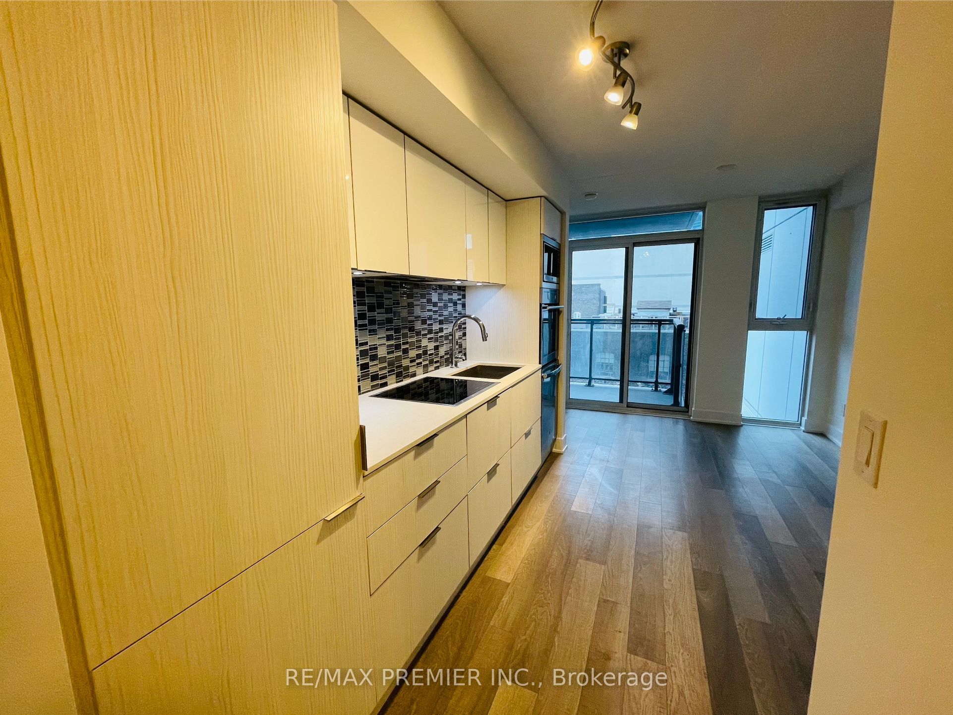 Additional image 5 of 708-318 Richmond Street W, Toronto, ON, M5V 0B4