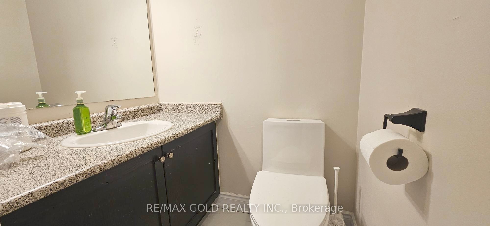 Upper-15 Valonia Drive, Brampton, ON, L6V 4J2 photo 5