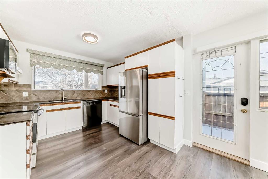 Additional image 6 of 2831 63 Avenue SW, Calgary, AB, T3E5J6