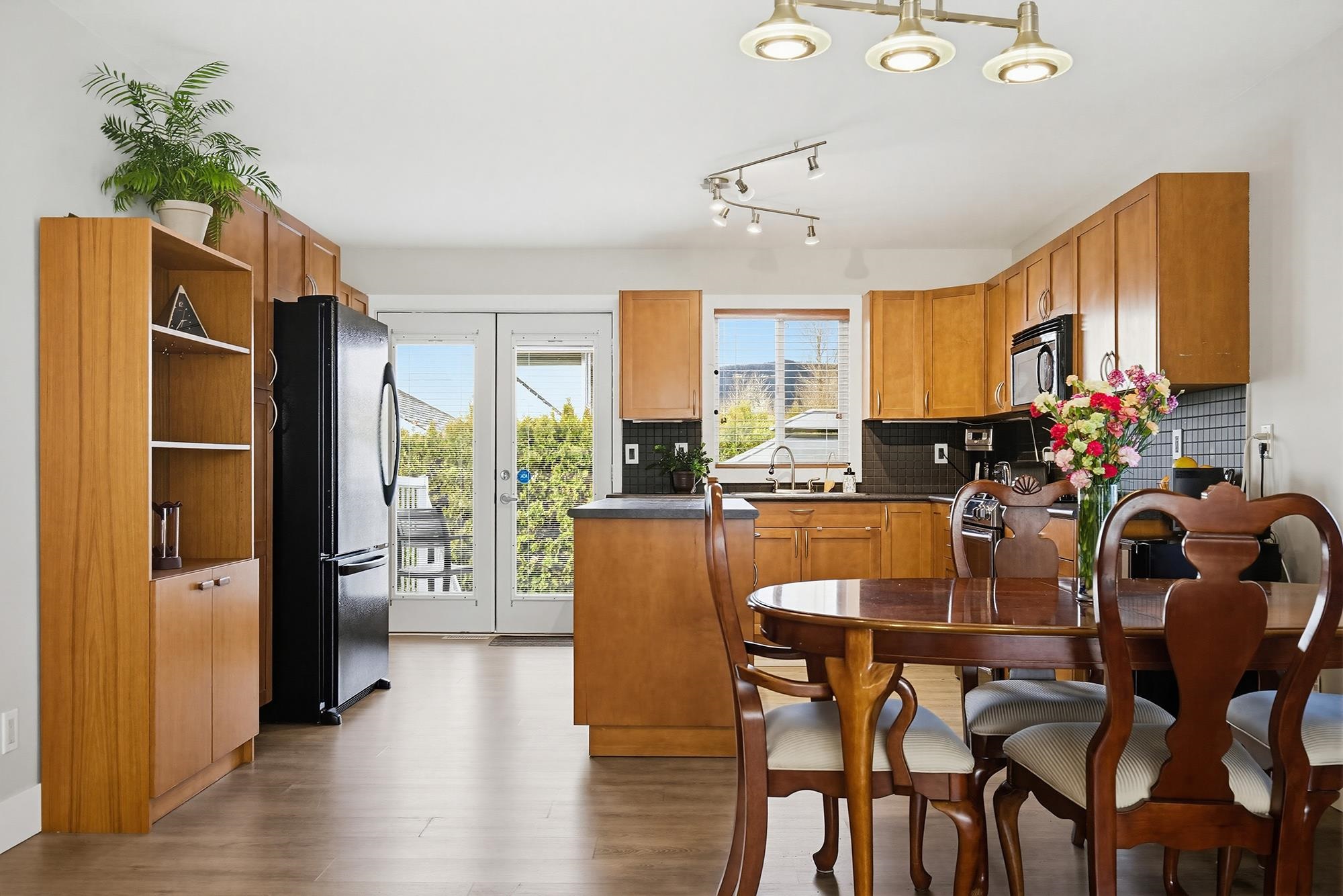 Additional image 5 of 33275 Cherry Avenue, Mission, BC, V2V 2V3