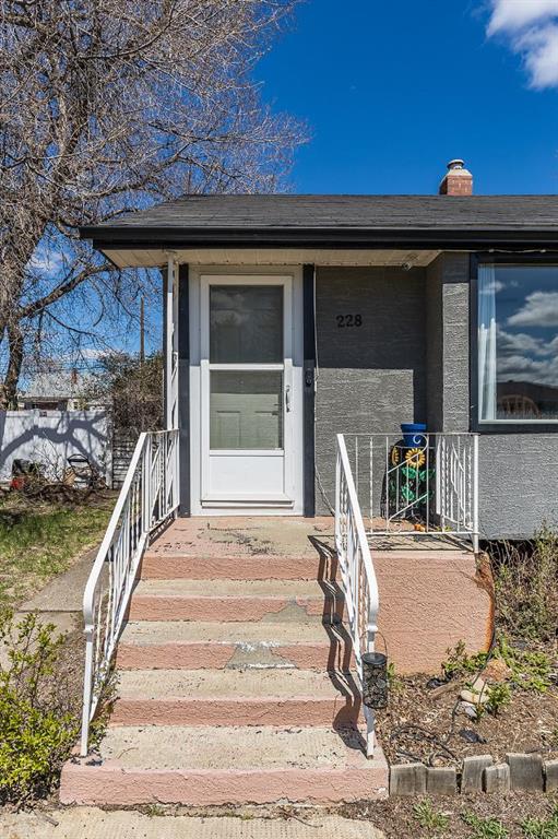 Additional image 6 of 228 11 Street SW, Medicine Hat, AB, T1A4S4
