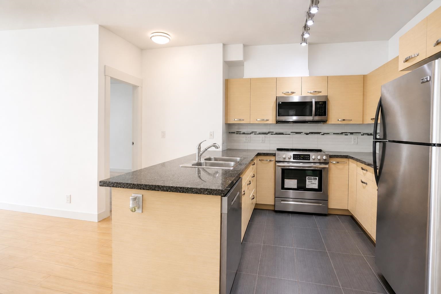 Additional image 6 of 108-33539 Holland Avenue, Abbotsford, BC, V2S 0C6