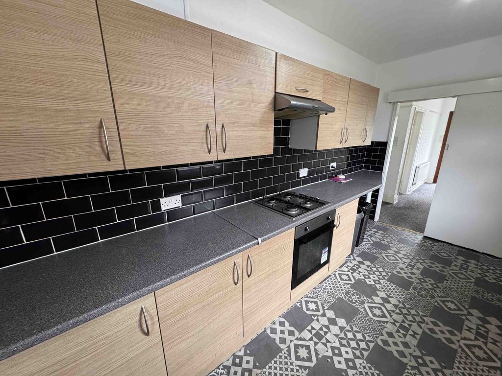 Additional image 6 of 4 bed semi-detached house to rentSt Annes Road, Headingley, Leeds LS6