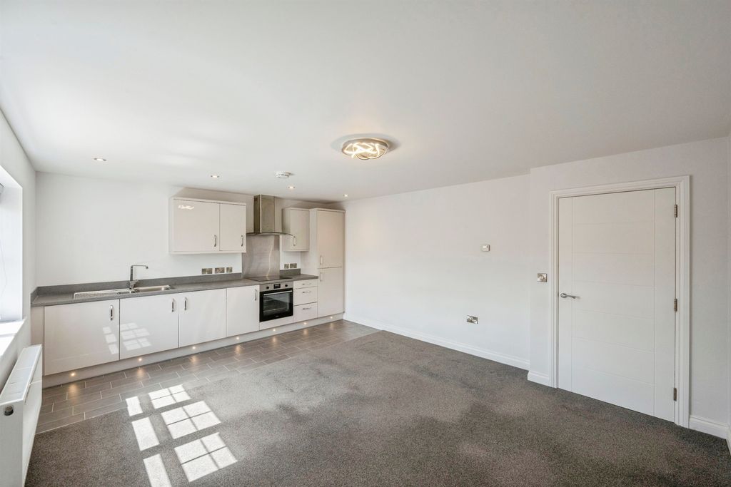 Additional image 3 of 1 bed flat for saleWaterloo Court, Scunthorpe DN17