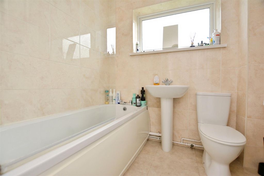 Additional image 11 of 2 bed flat for saleAncaster Court, Scunthorpe DN17