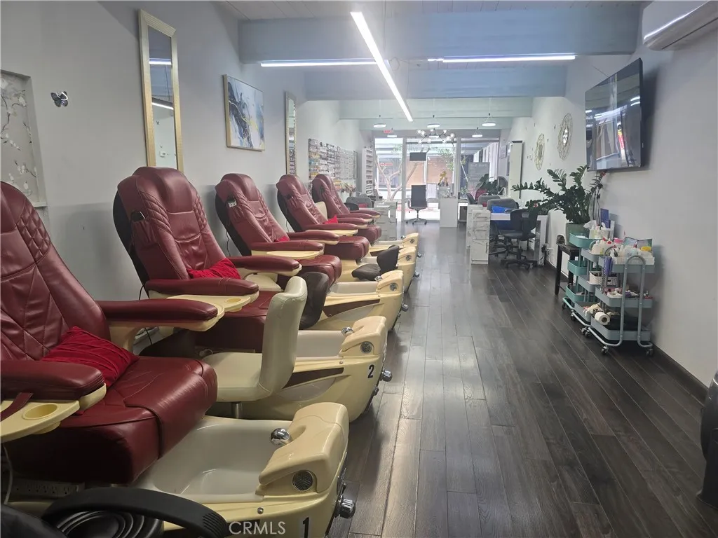 Additional image 6 of 370 W Sierra Madre Blvd, Sierra Madre, CA 91024
