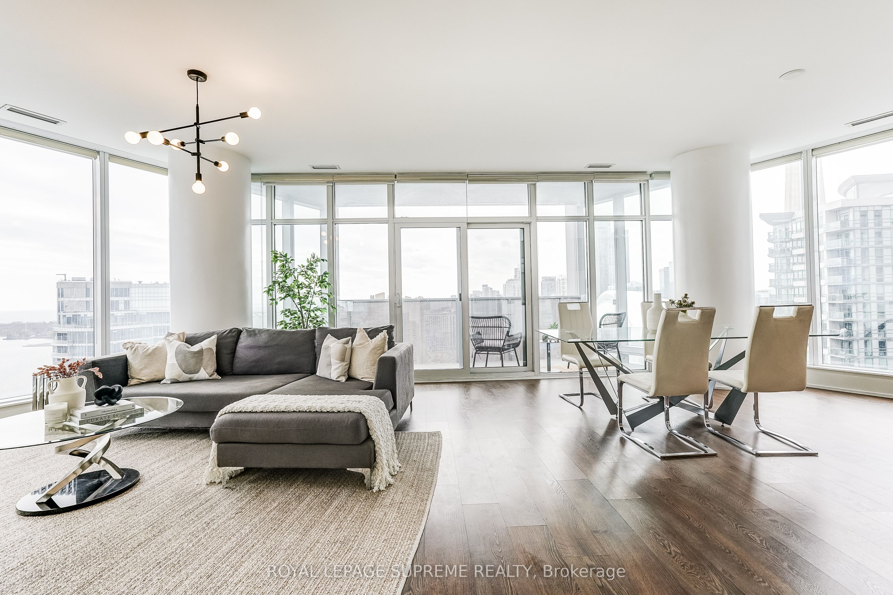 3010-10 York Street, Toronto, ON, M5J 0E1