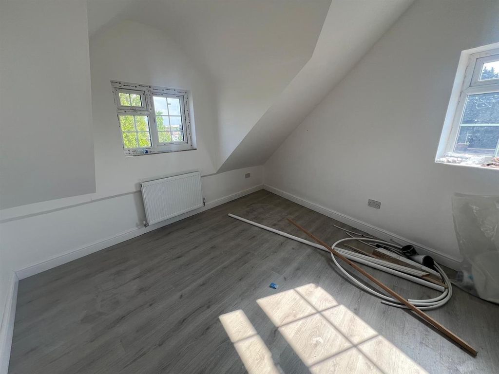 6 bed detached house to rentHMO Ryders Green Road, West Bromwich B70
