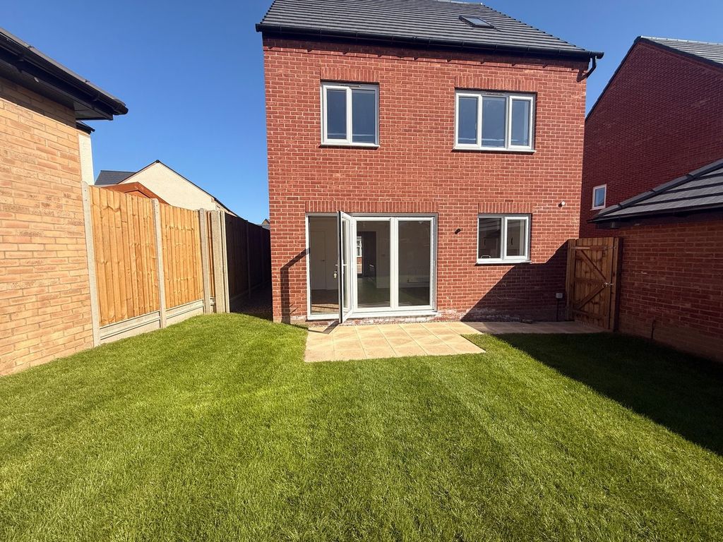 Additional image 19 of 4 bed detached house to rentCelandine Gardens, Priors Hall Park, Corby NN17
