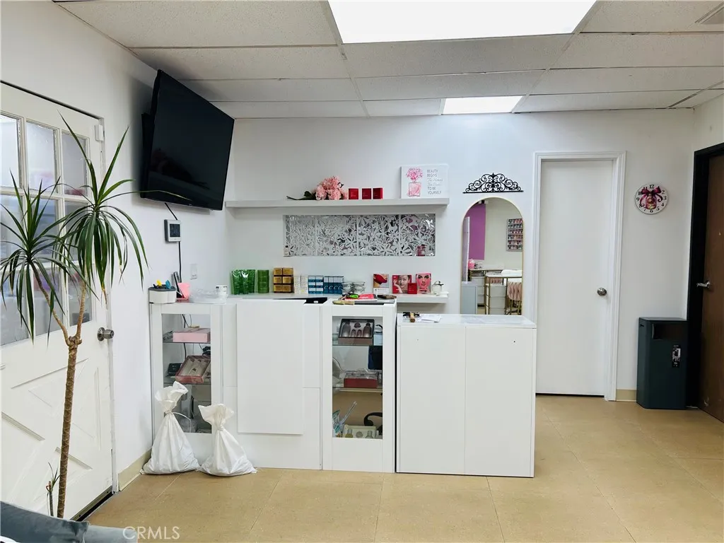 Highland Avenue, San Bernardino, CA 92404