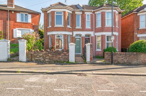 Sandhurst Road, Polygon, Southampton, Hampshire SO15