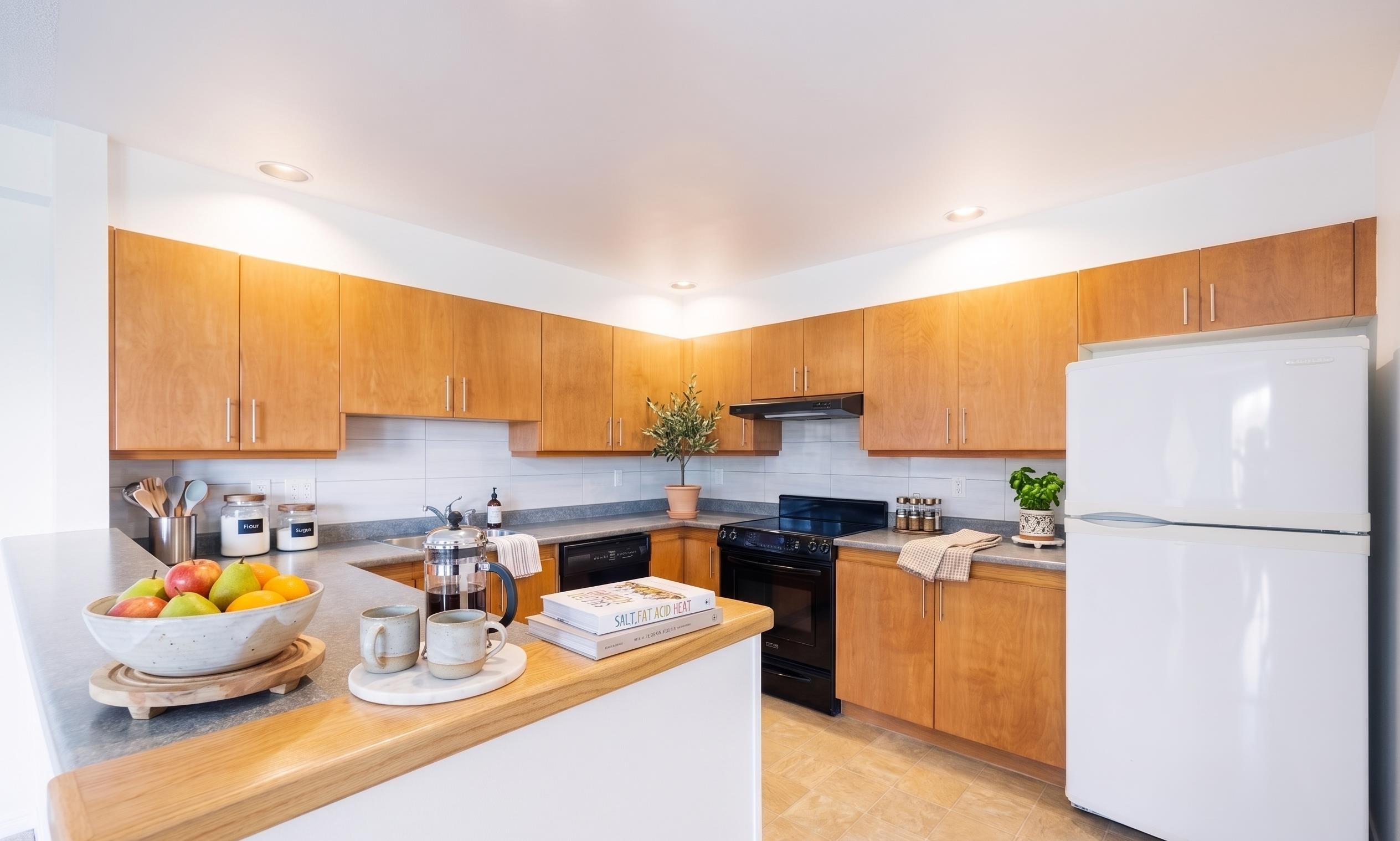 Additional image 4 of 1206-33 Chesterfield Place, North Vancouver, BC, V7M 3K4