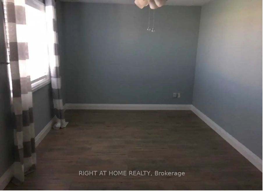 28 Bloomington Drive, Cambridge, ON, N1P 1J4 photo 2
