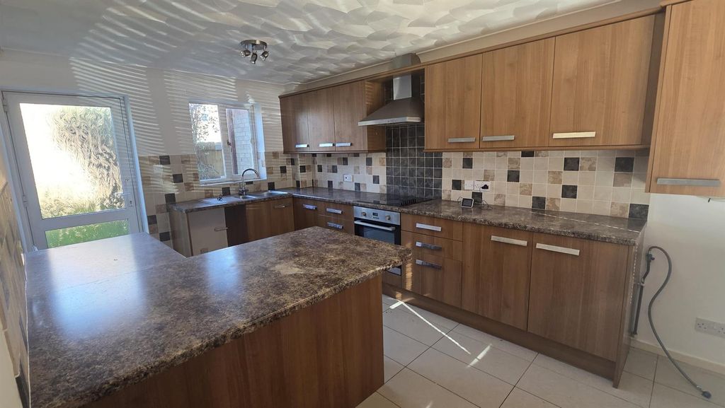 Additional image 2 of 3 bed semi-detached house for saleWycliffe Grove, Peterborough PE4