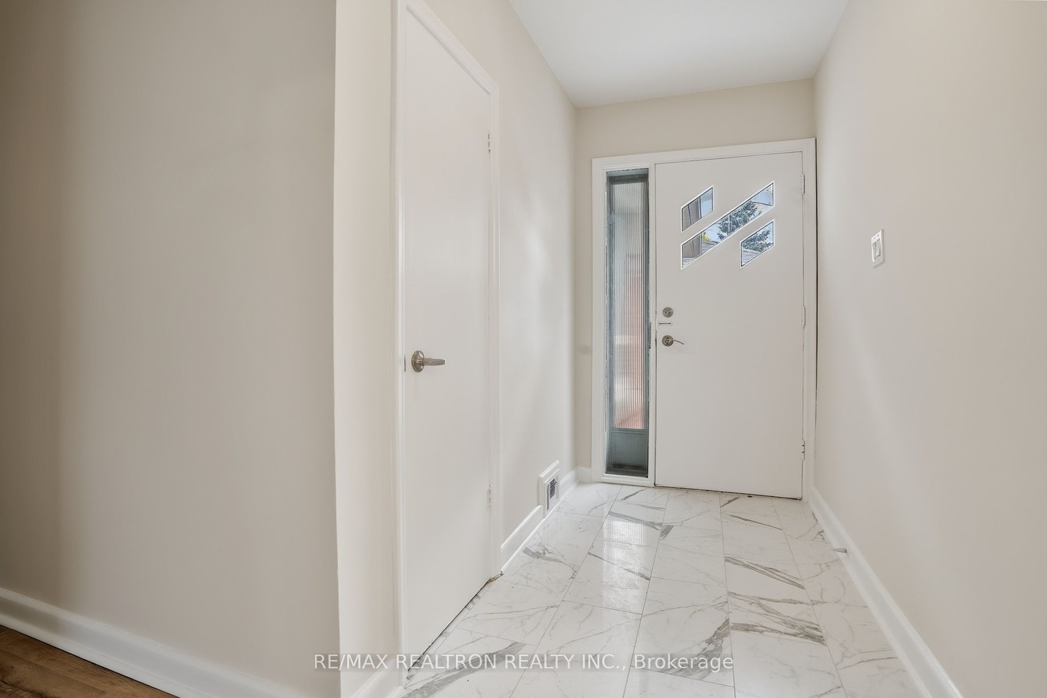 Additional image 3 of 4 Kebral Avenue, Toronto, ON, M9B 1C6