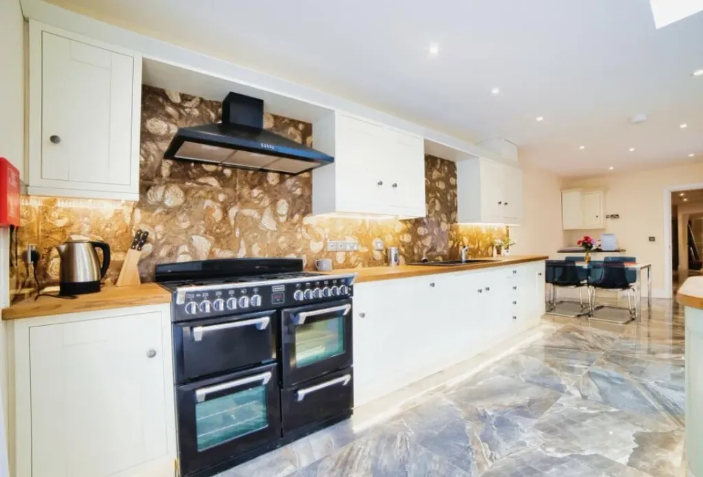 Additional image 8 of 6 bed detached house to rentClapham Road, Bedford MK41