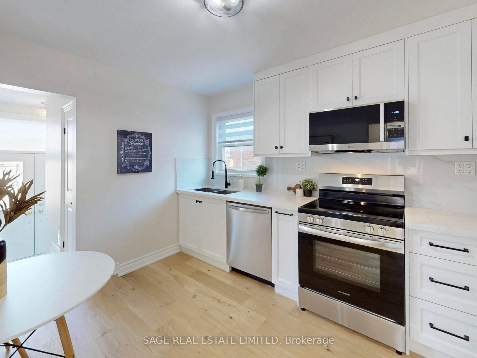Additional image 3 of 8 Lombardy Crescent, Toronto, ON, M1K 4N8