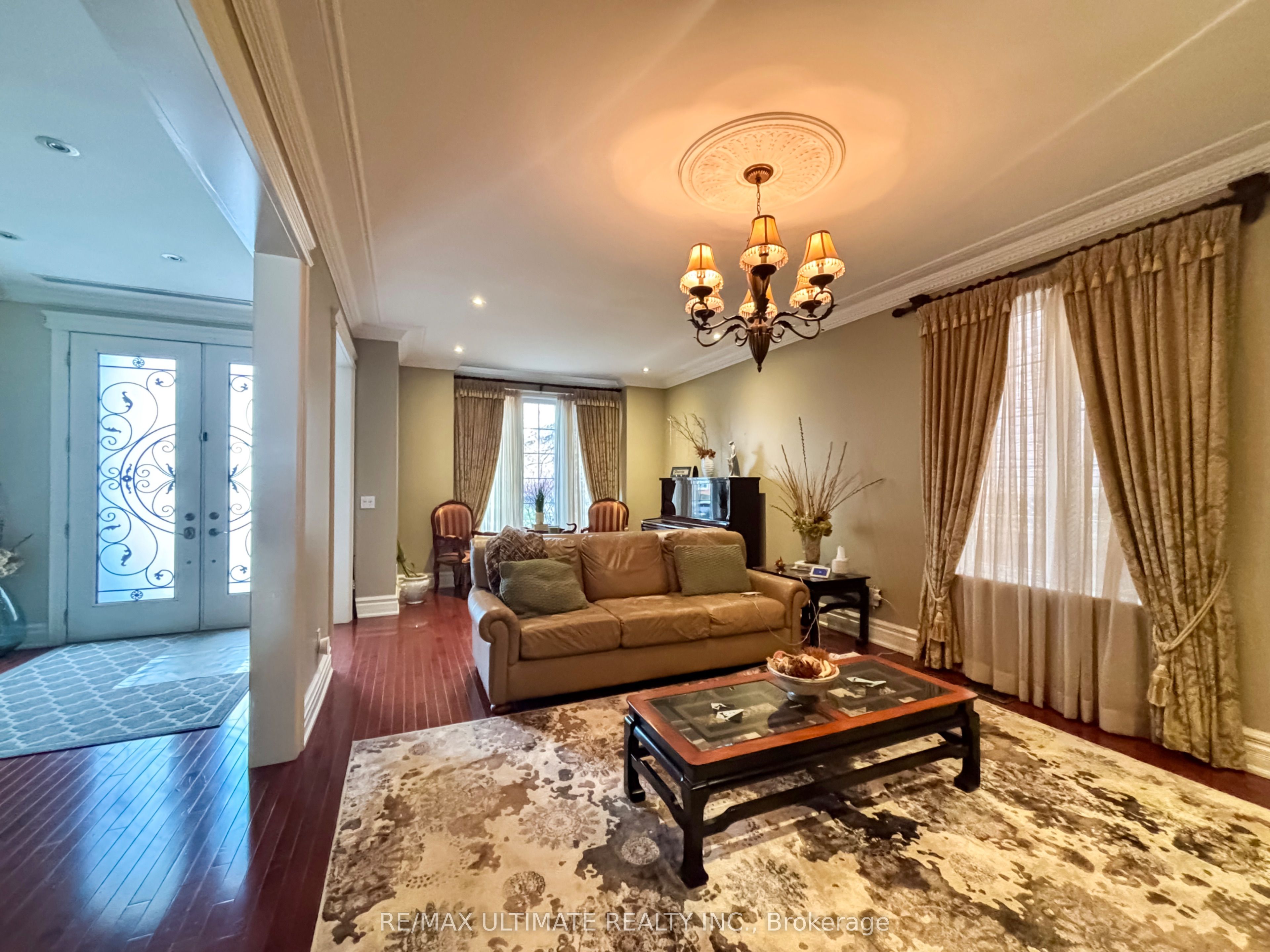 Additional image 2 of 38 Wilmar Road, Toronto, ON, M9B 3R9