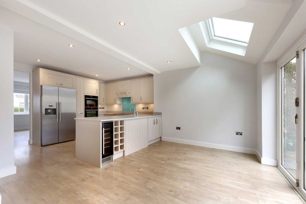 Additional image 2 of 3 bed semi-detached house for saleHorseshoe Crescent, Beaconsfield, Buckinghamshire HP9