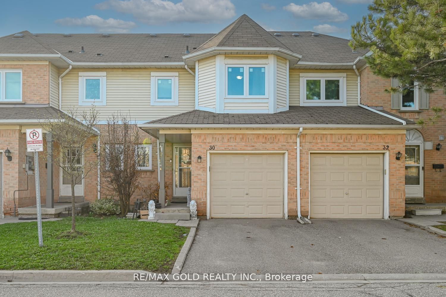 30 Wickstead Court, Brampton, ON, L6R 1N8 photo 2