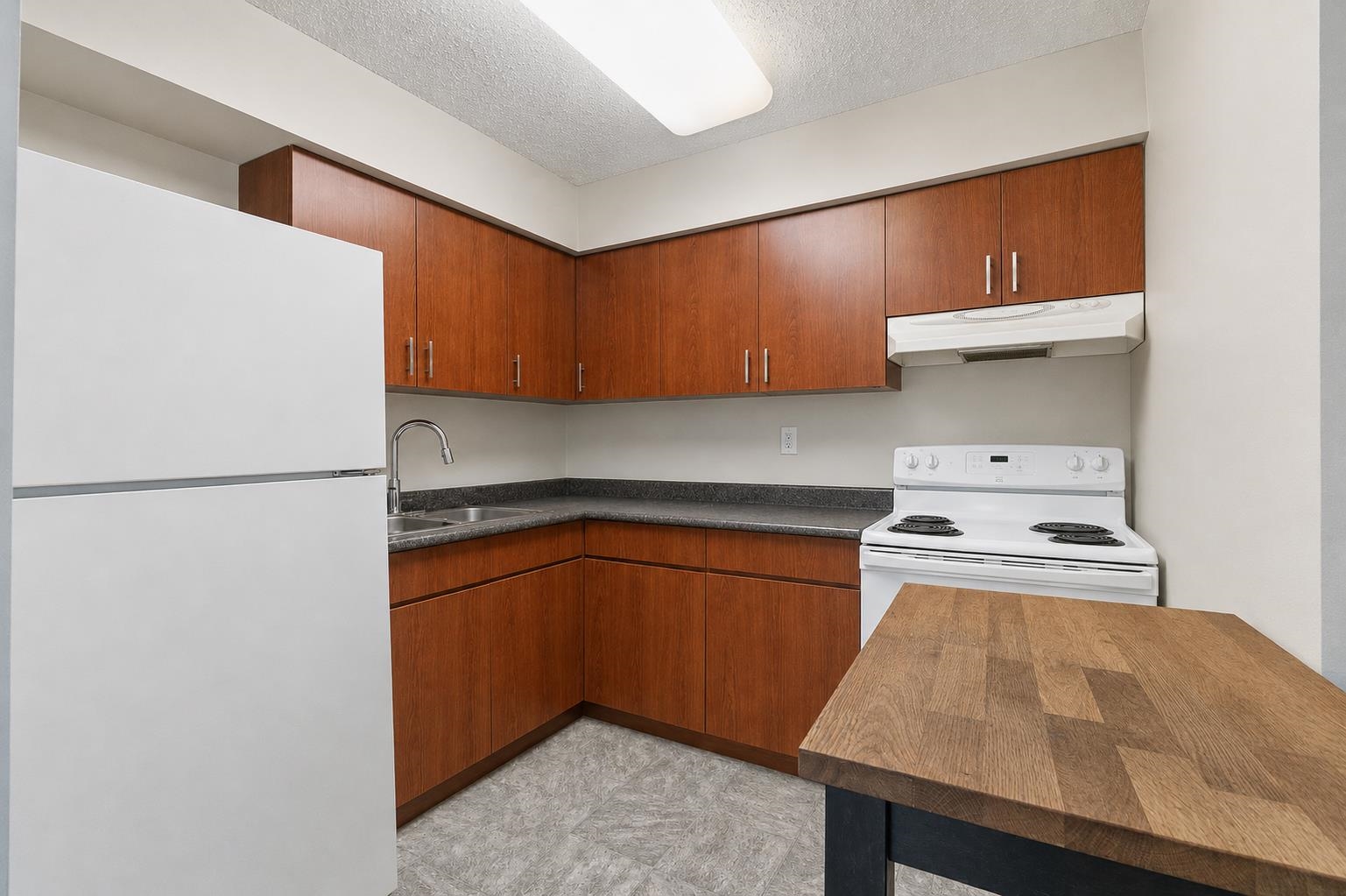 Additional image 3 of 2-310 Highland Way, Port Moody, BC, V3H 3V7