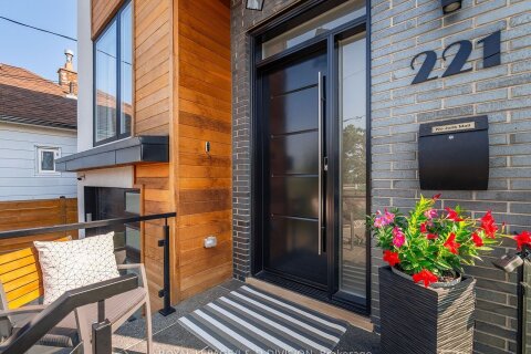 Additional image 8 of 221 Virginia Avenue, Toronto, ON, M4C 2T6