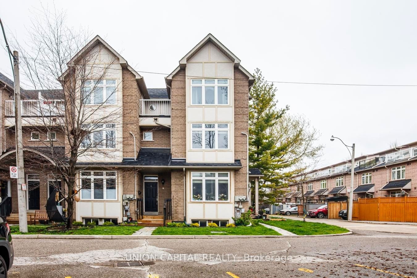 8-1 Bastedo Avenue, Toronto, ON, M4C 5S7
