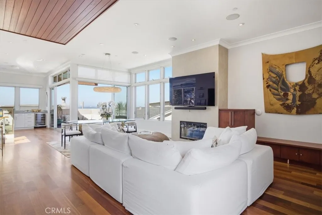 Additional image 3 of 1211 Bayview Dr, Manhattan Beach, CA 90266