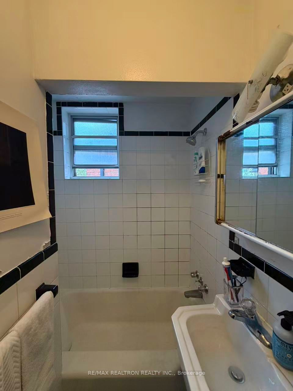 Additional image 5 of 4-108 Admiral Road, Toronto, ON, M5R 2L6
