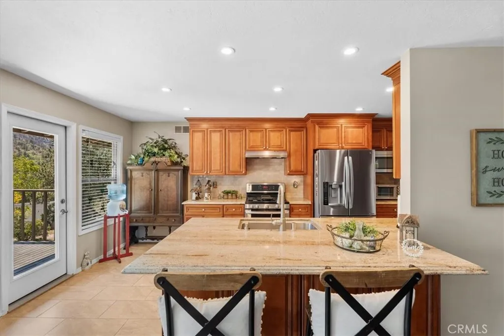 Additional image 12 of 1090 Rivera Dr, Wrightwood, CA 92397