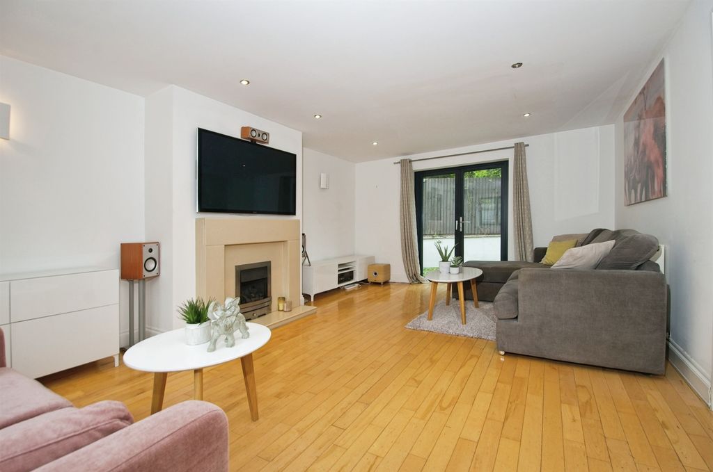 Additional image 19 of 4 bed property to rentBlacksmiths Way, Newport NP10