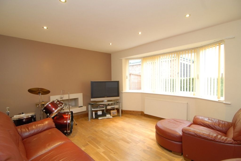 Additional image 2 of 4 bed detached house to rentWest End Avenue, Harrogate HG2