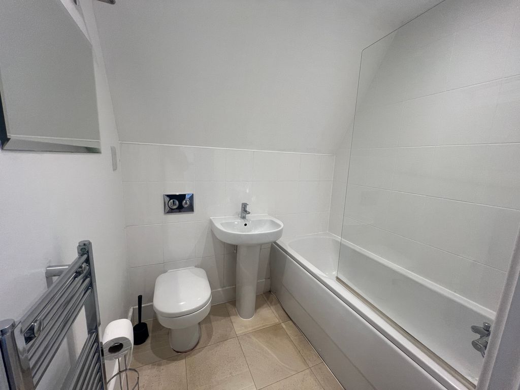 Additional image 8 of 2 bed flat to rentRockingham Road, Newbury RG14