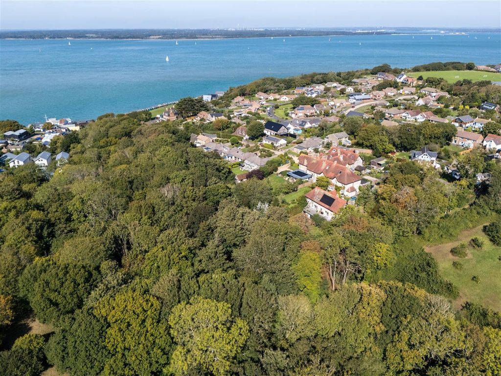 Additional image 16 of 3 bed terraced house for saleGurnard, Isle Of Wight PO31