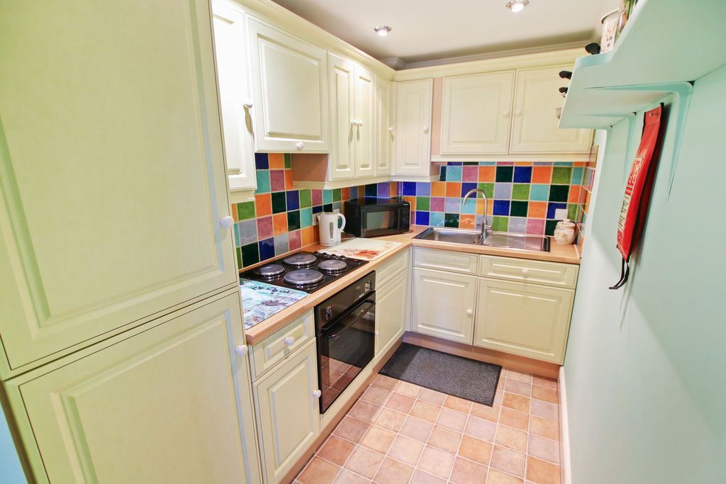 Additional image 3 of 2 bed flat for sale2 Erinville, The Promenade, Port Erin IM9