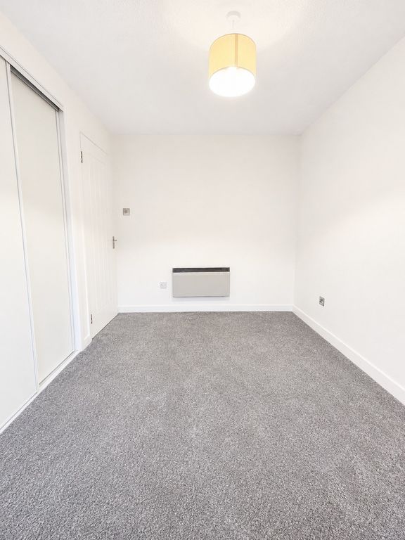 2 bed flat to rentHamilton, Lanarkshire ML3 photo 3