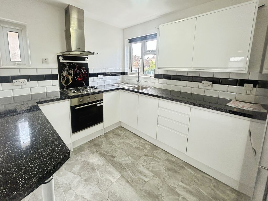 Additional image 2 of 2 bed flat to rentTregelles Road, Neath SA10