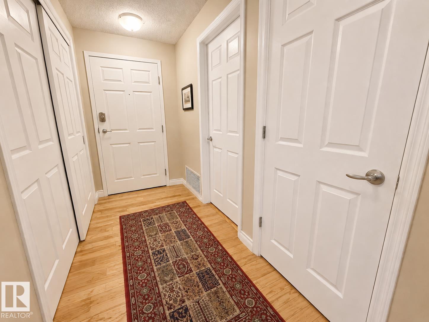 Additional image 2 of 301-9803 96a Street NW, Edmonton, AB, T6A4A5