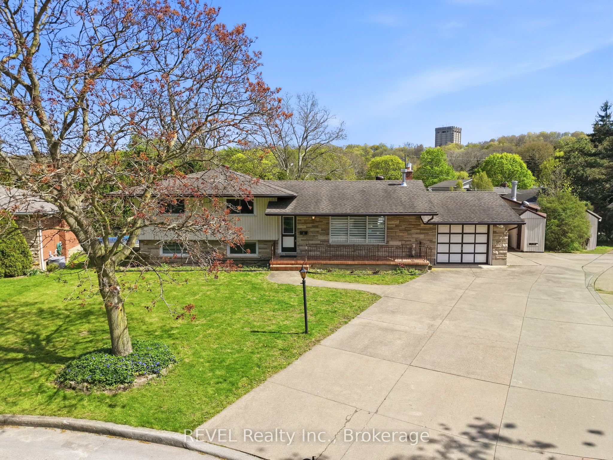 8 Fernwood Terrace, St. Catharines, ON, L2T 3W5