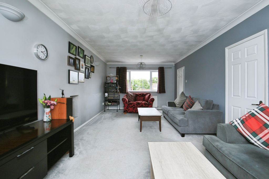 Additional image 7 of 5 bed detached house for saleDanes Close, Peterborough PE1