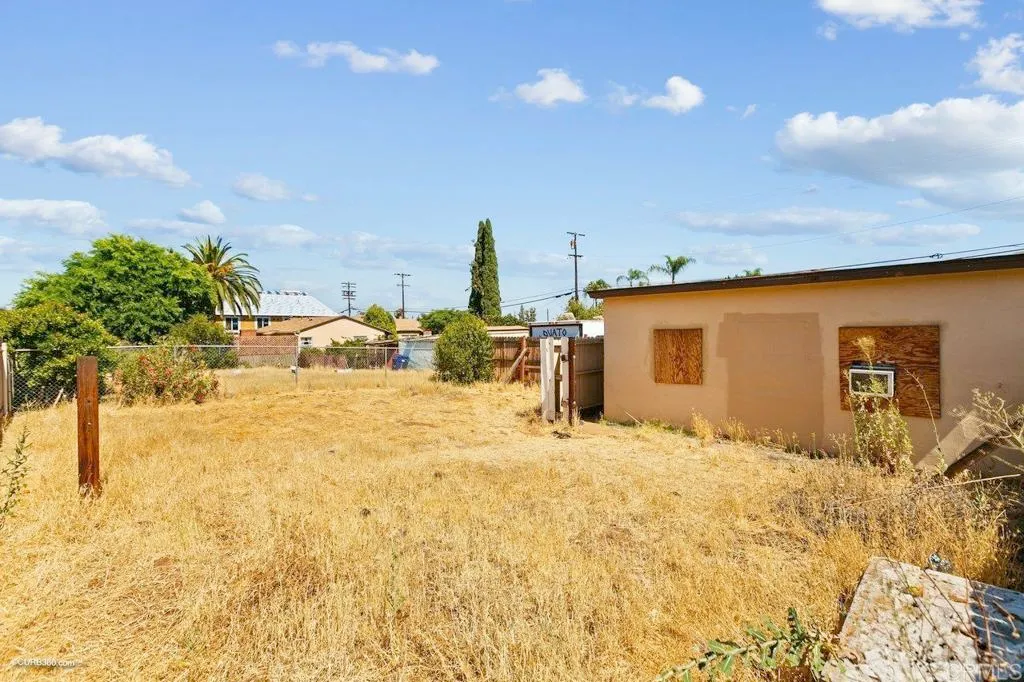 1256 N 1St Street, El Cajon, CA 92021